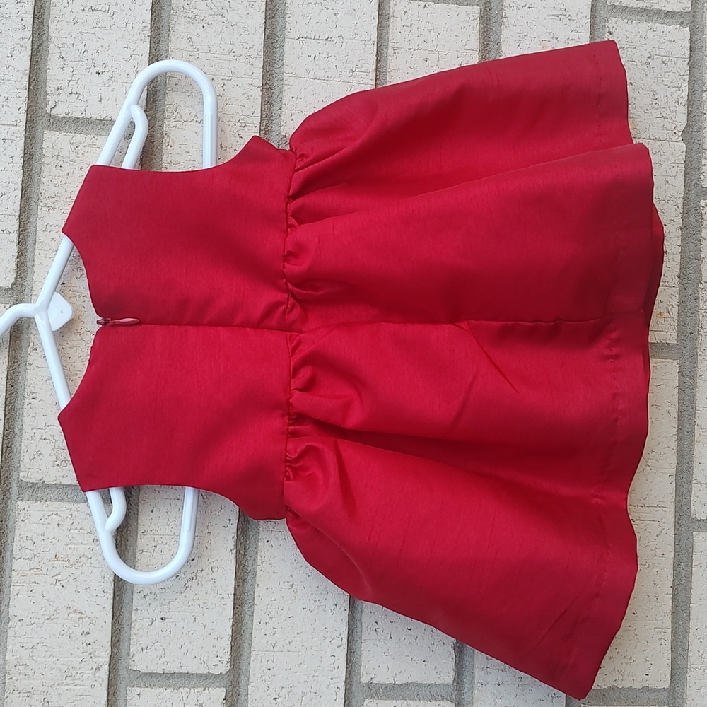 Red Dress - Picture 5 of 8